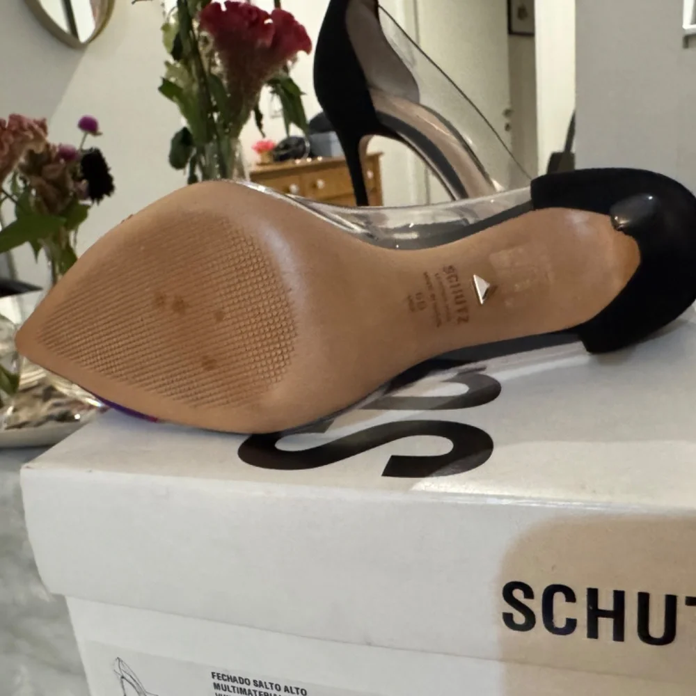 Schultz Pumps Like New Size 6 - Picture 4 of 4